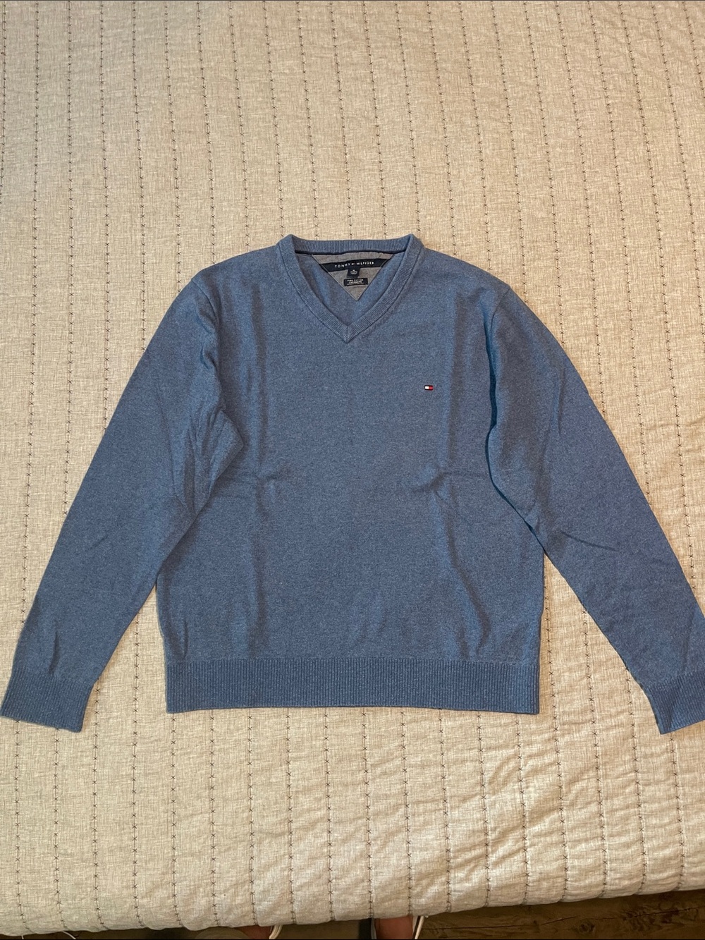 Tommy Hilfiger Men's Heather Blue V-Neck Sweater